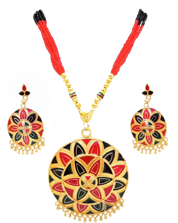Assamese_Traditional_Red_And_Black_Colour_Japi_Tassel_Jewellery_Set_For_Women